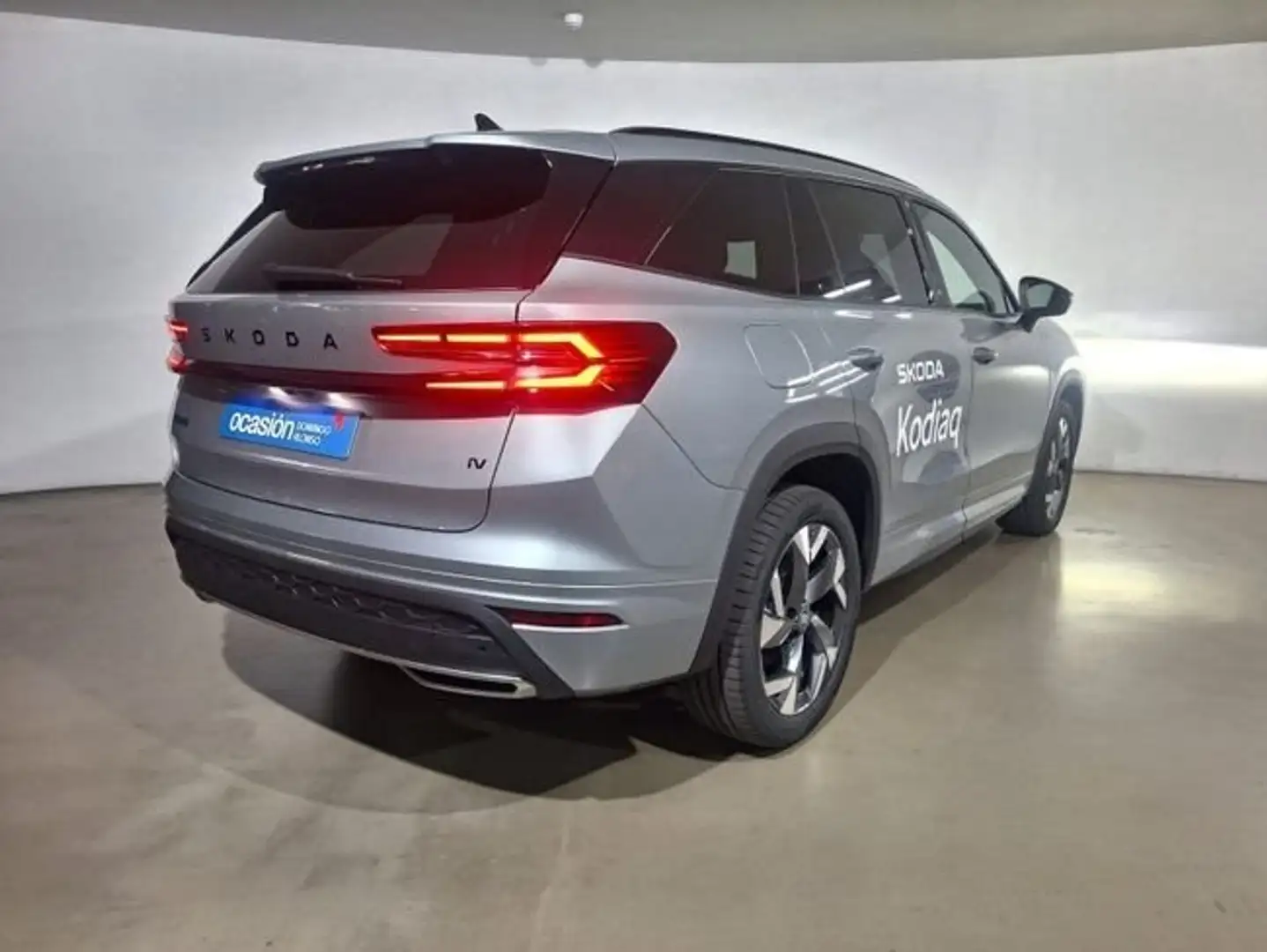 Skoda Kodiaq Sportline Advanced 1.5 TSI PHEV 150 kW (204 CV) DS Plateado - 2