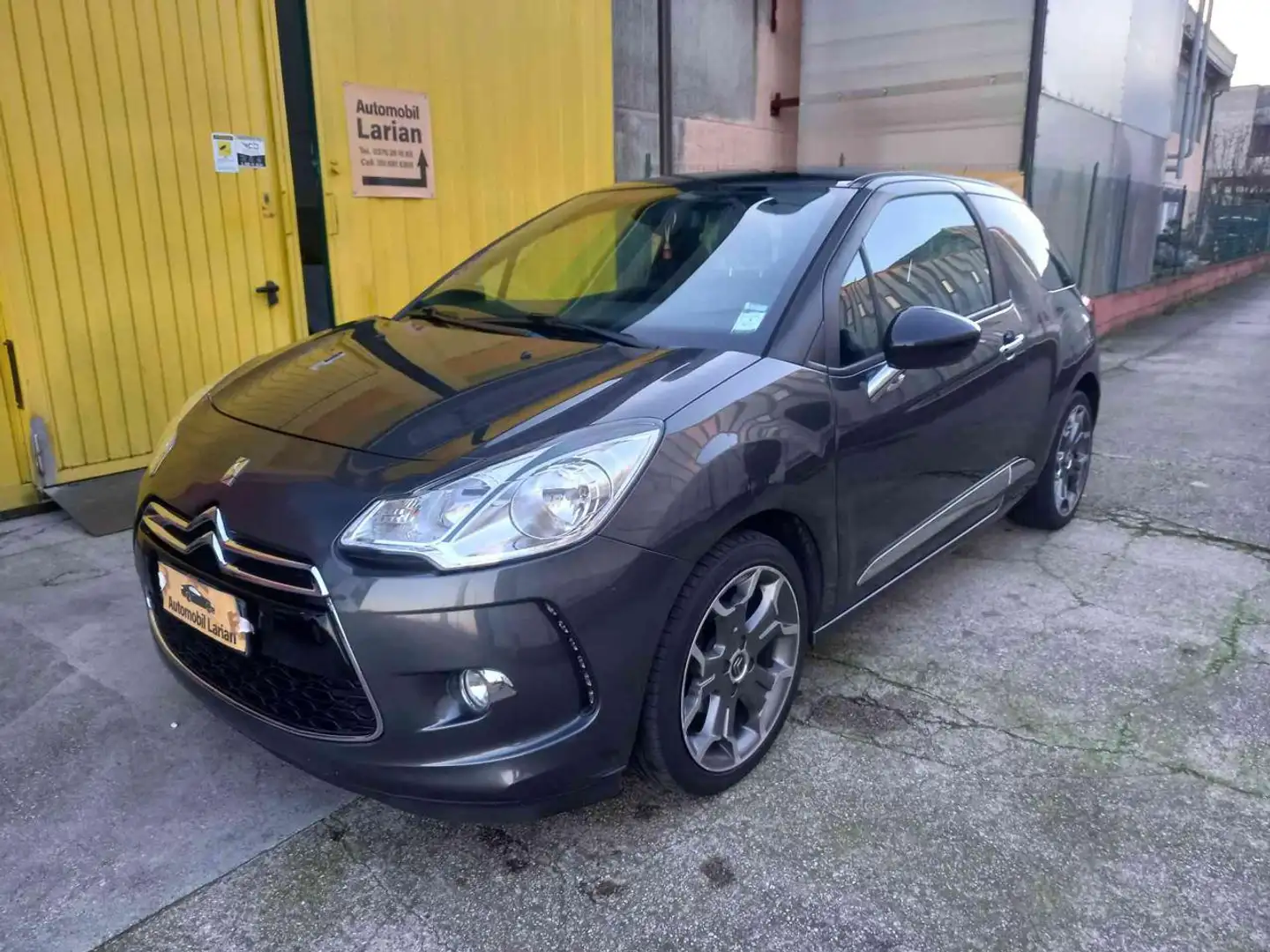 DS Automobiles DS 3 1.4 HDi 70 So Chic NEOPATENTATI Grigio - 1