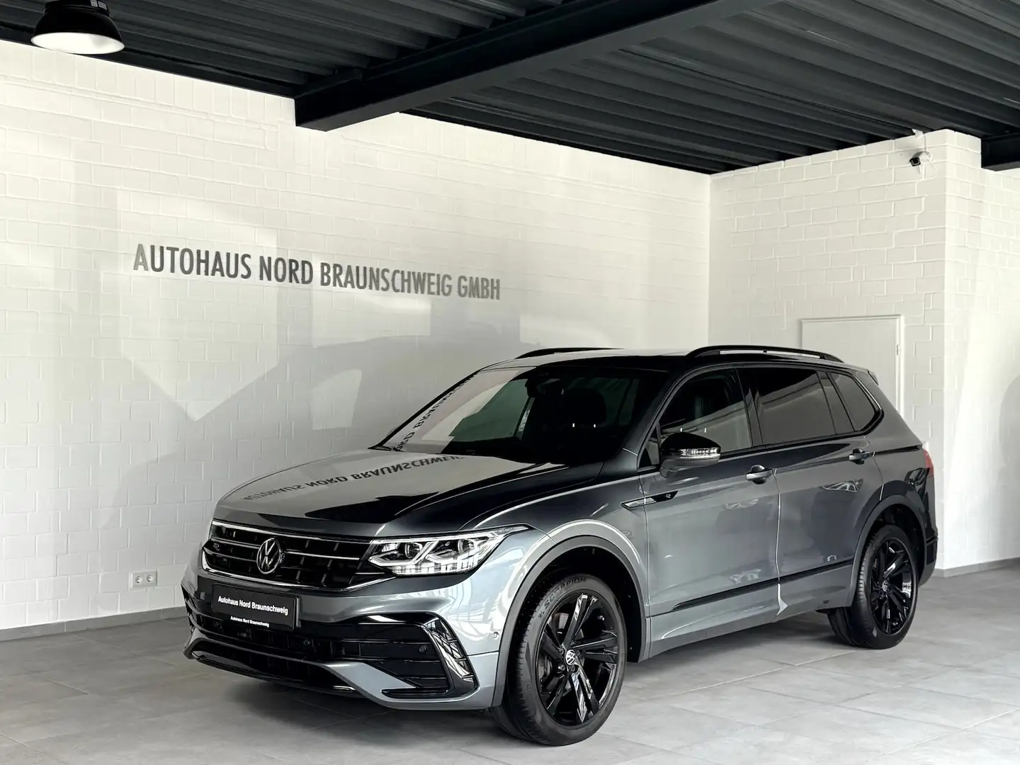 Volkswagen Tiguan Allspace 2.0 TDI R Line*BlackStyle*7-Sitz* Grau - 1