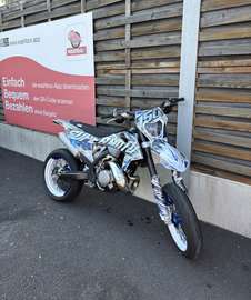 Supermoto