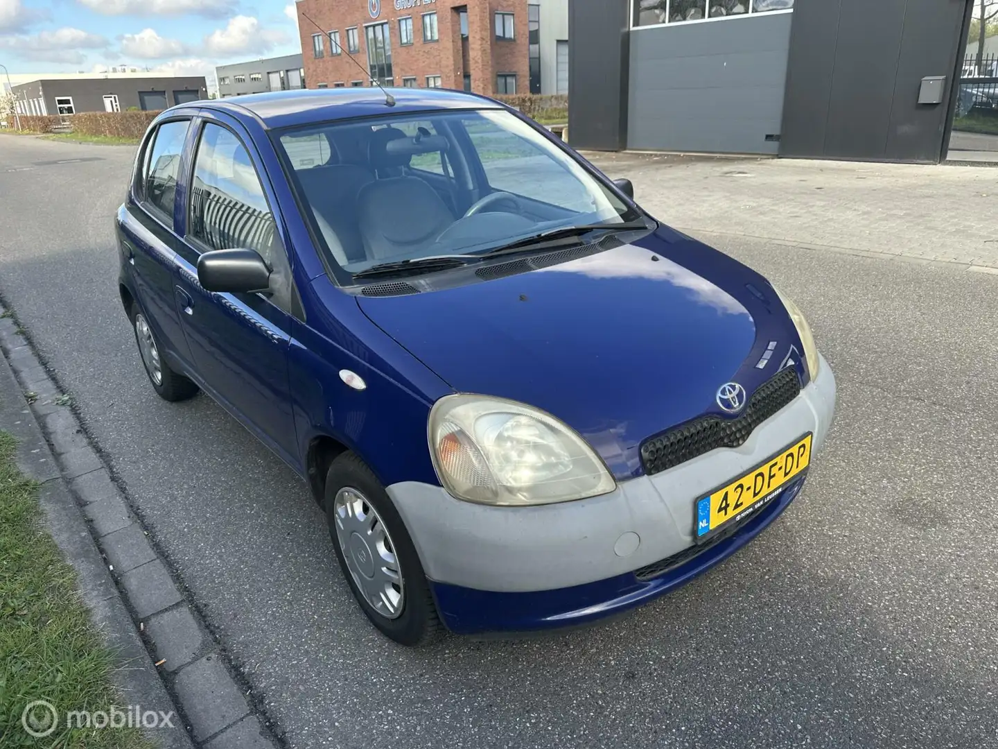 Toyota Yaris 1.0-16V VVT-i Luna Albastru - 1