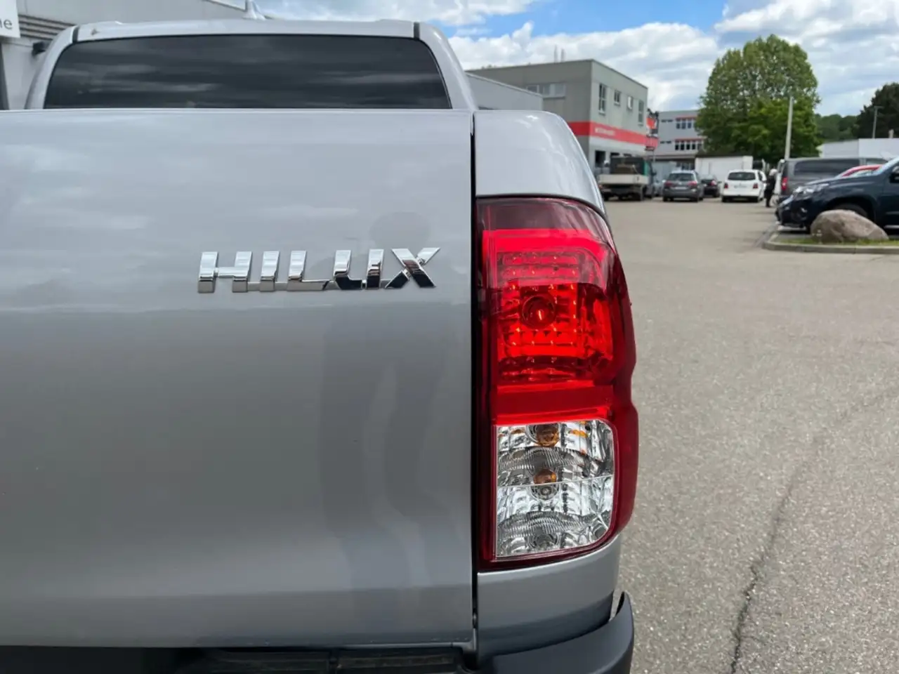 Toyota Hilux Double Cab Comfort 4x4 2.8 D-4D EU6d 10
