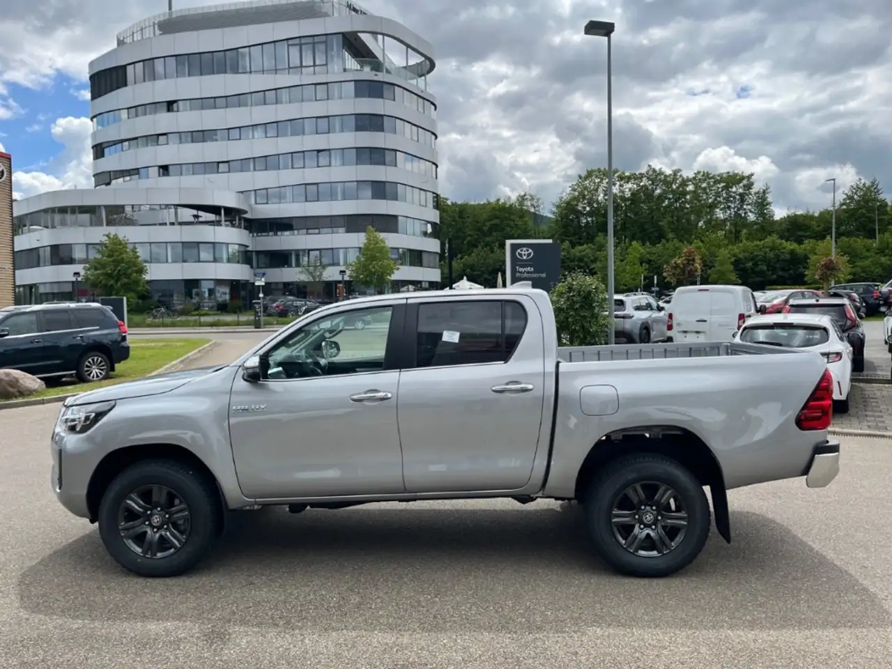 Toyota Hilux Double Cab Comfort 4x4 2.8 D-4D EU6d 6