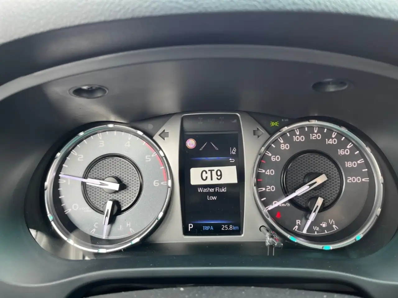 Toyota Hilux Double Cab Comfort 4x4 2.8 D-4D EU6d 16