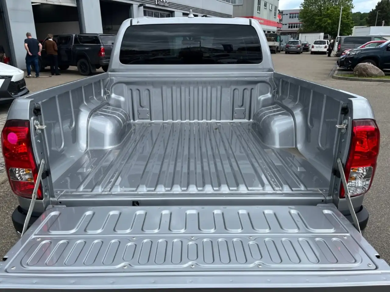 Toyota Hilux Double Cab Comfort 4x4 2.8 D-4D EU6d 9