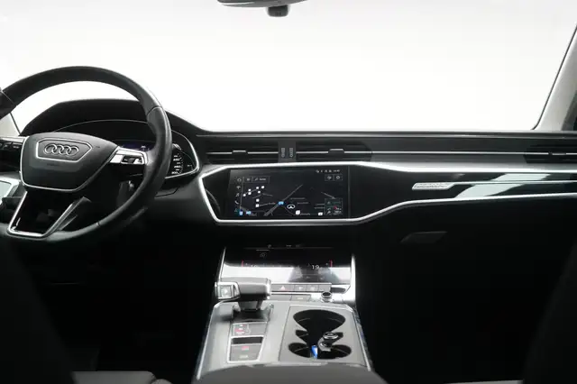 Audi A6 view 14