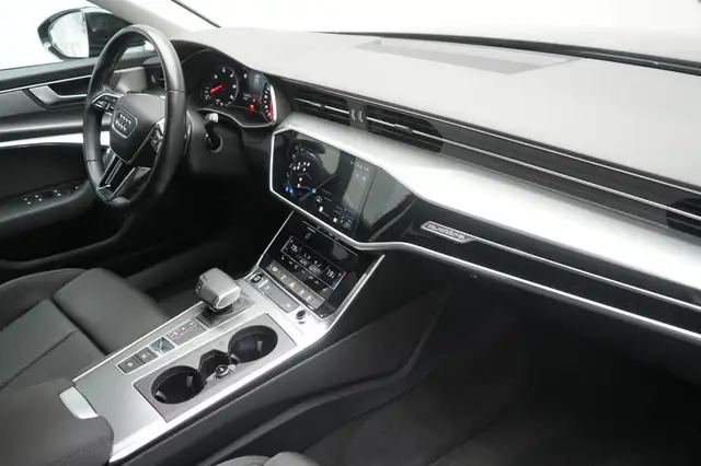 Audi A6 view 9