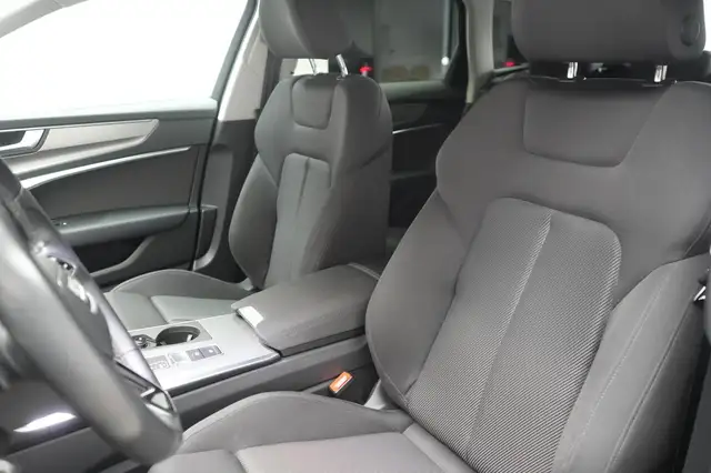 Audi A6 view 11