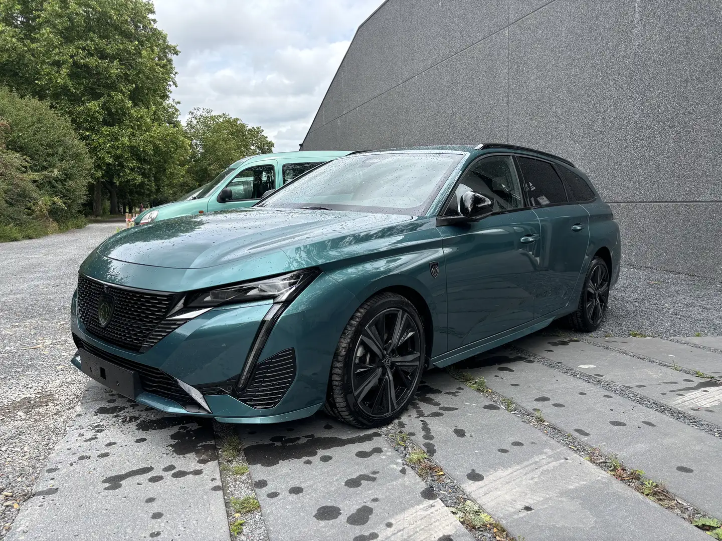 Peugeot 308 308 SW GT 1.2 PureTech 2023 Vert - 1