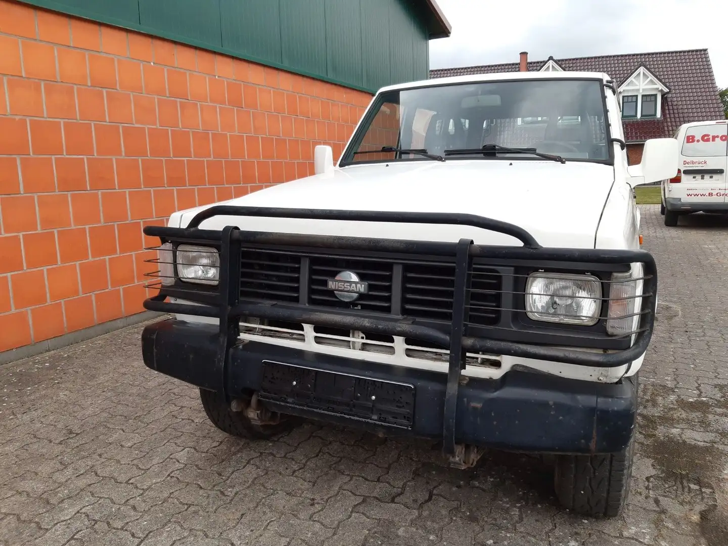 Nissan Patrol - 260 - 2,8 Turbo - Diesel lang -7 Sitzer Blanc - 2
