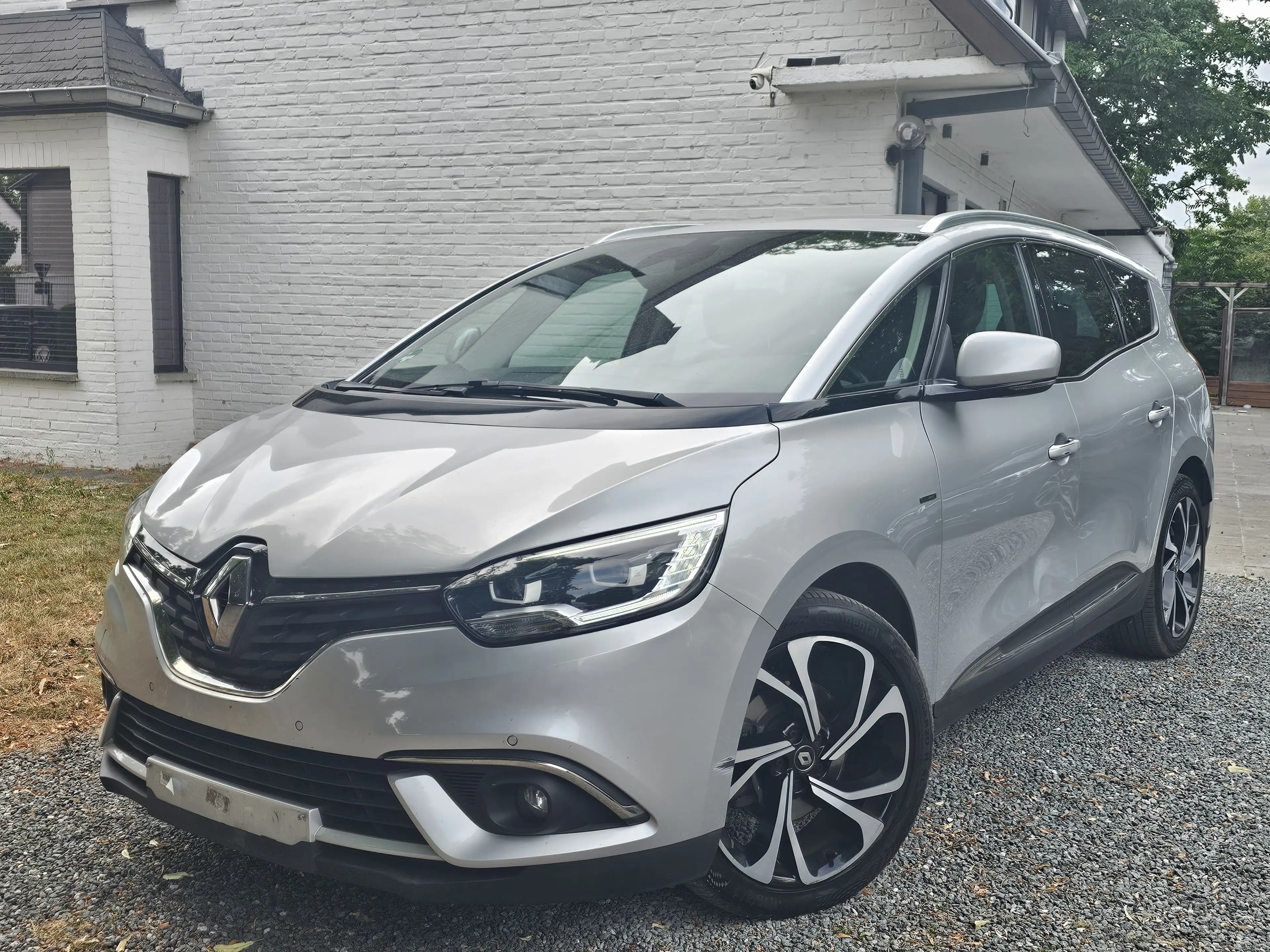 Renault Grand Scenic 1.2 TCe * Bose Edition * 7 PLACES * 1 MAIN * LED+CUIR+NAVI+...* — photo 3