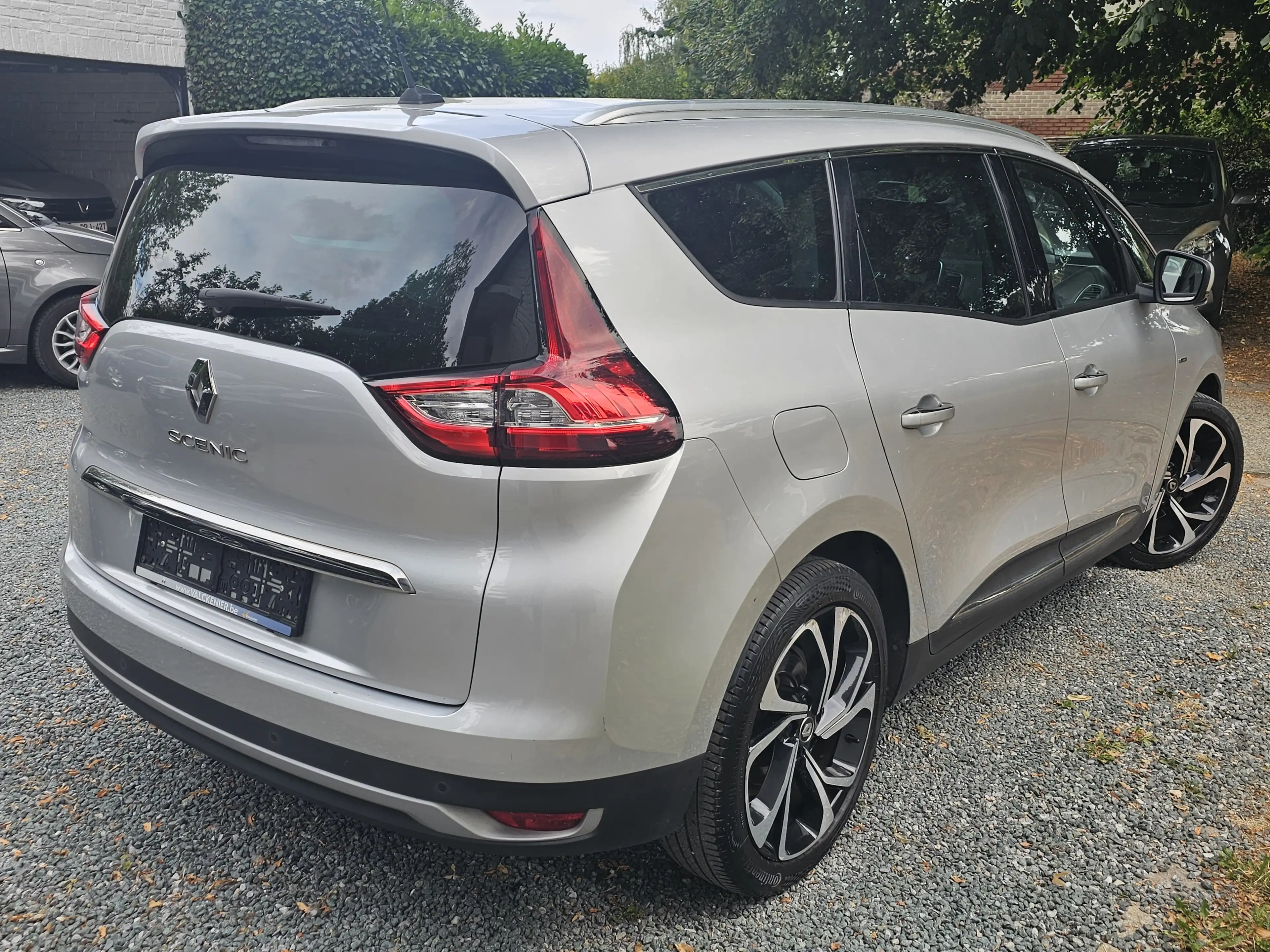 Renault Grand Scenic 1.2 TCe * Bose Edition * 7 PLACES * 1 MAIN * LED+CUIR+NAVI+...* — photo 4