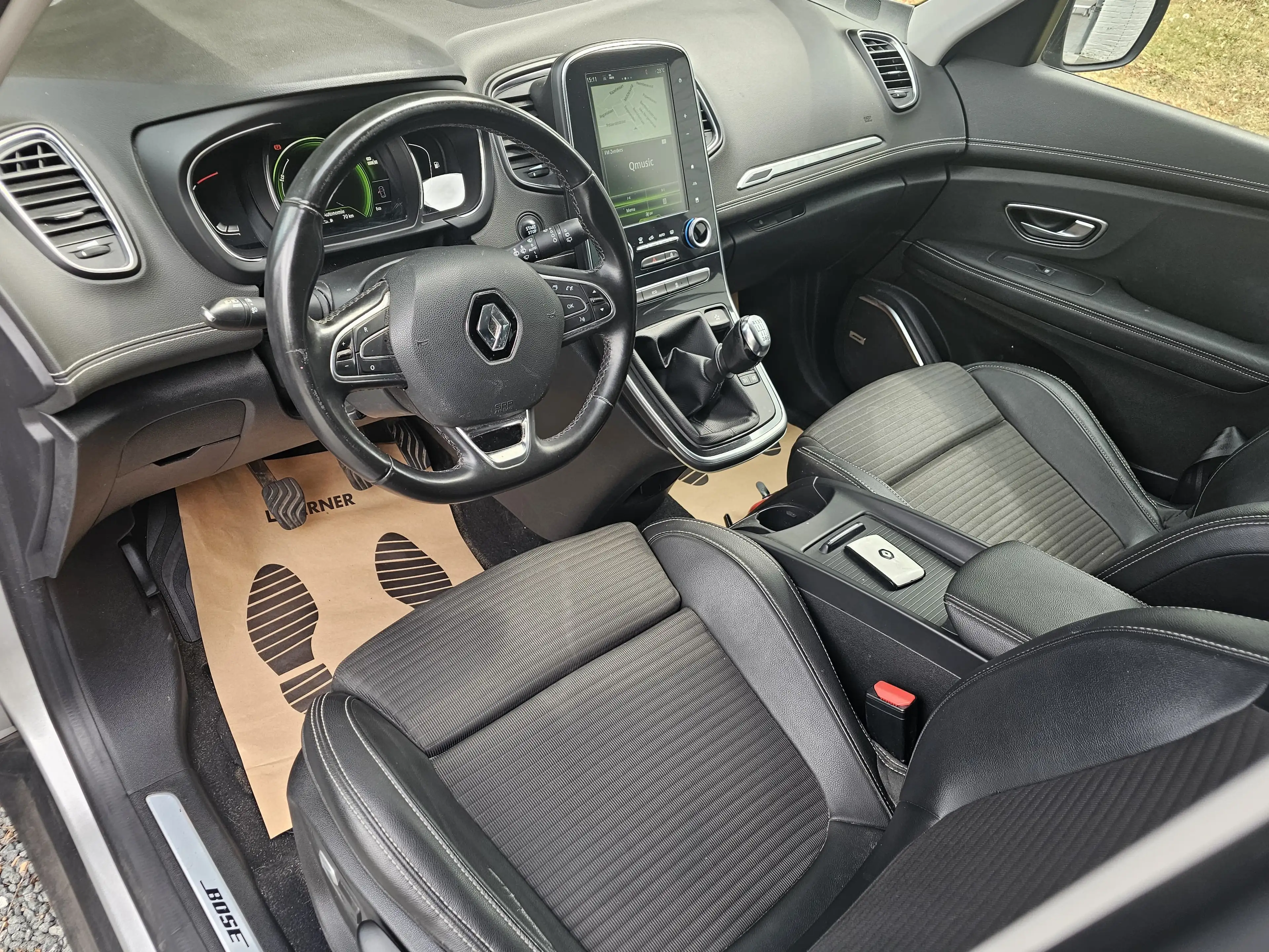 Renault Grand Scenic 1.2 TCe * Bose Edition * 7 PLACES * 1 MAIN * LED+CUIR+NAVI+...* — photo 15