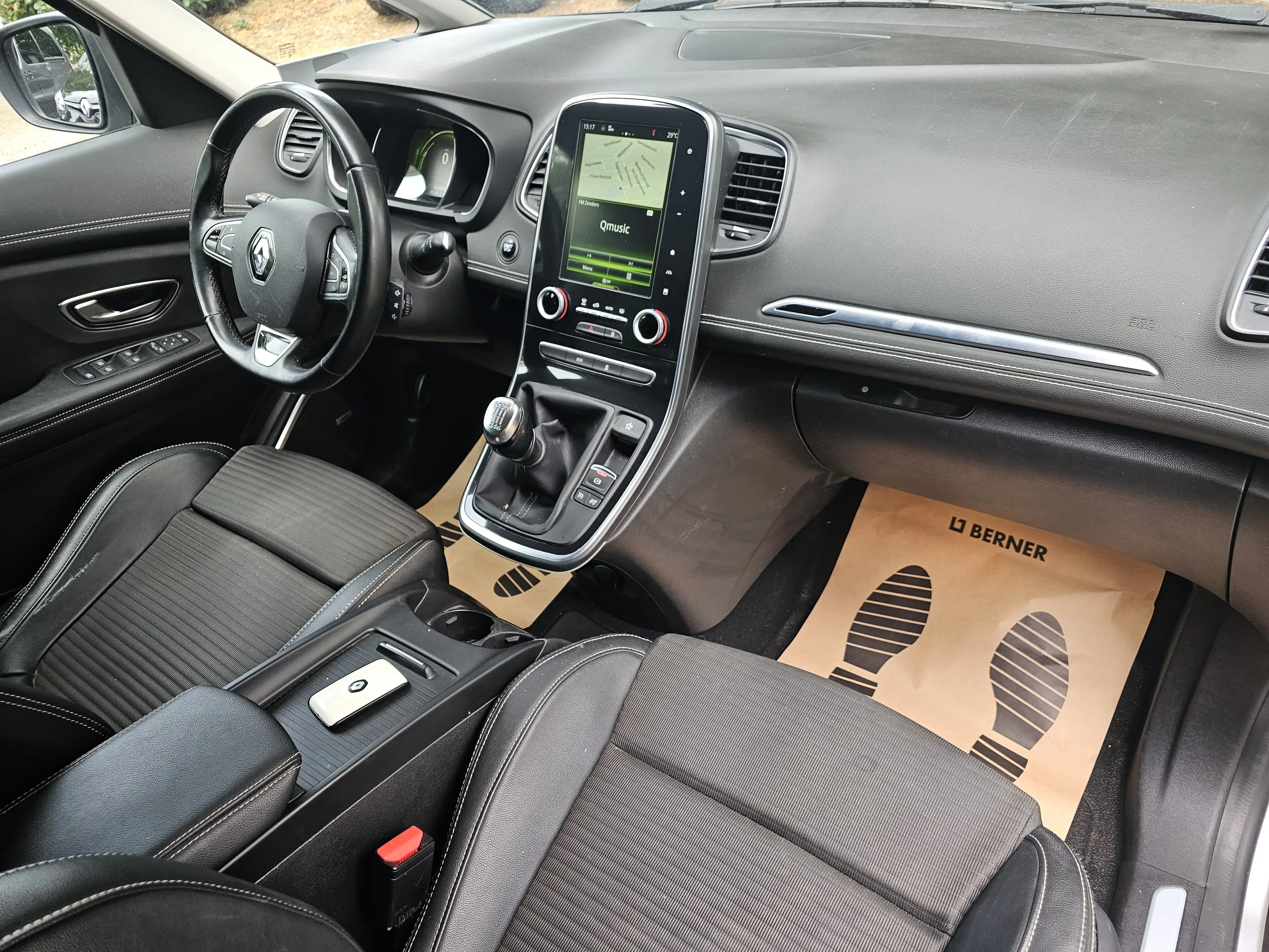 Renault Grand Scenic 1.2 TCe * Bose Edition * 7 PLACES * 1 MAIN * LED+CUIR+NAVI+...* — photo 12