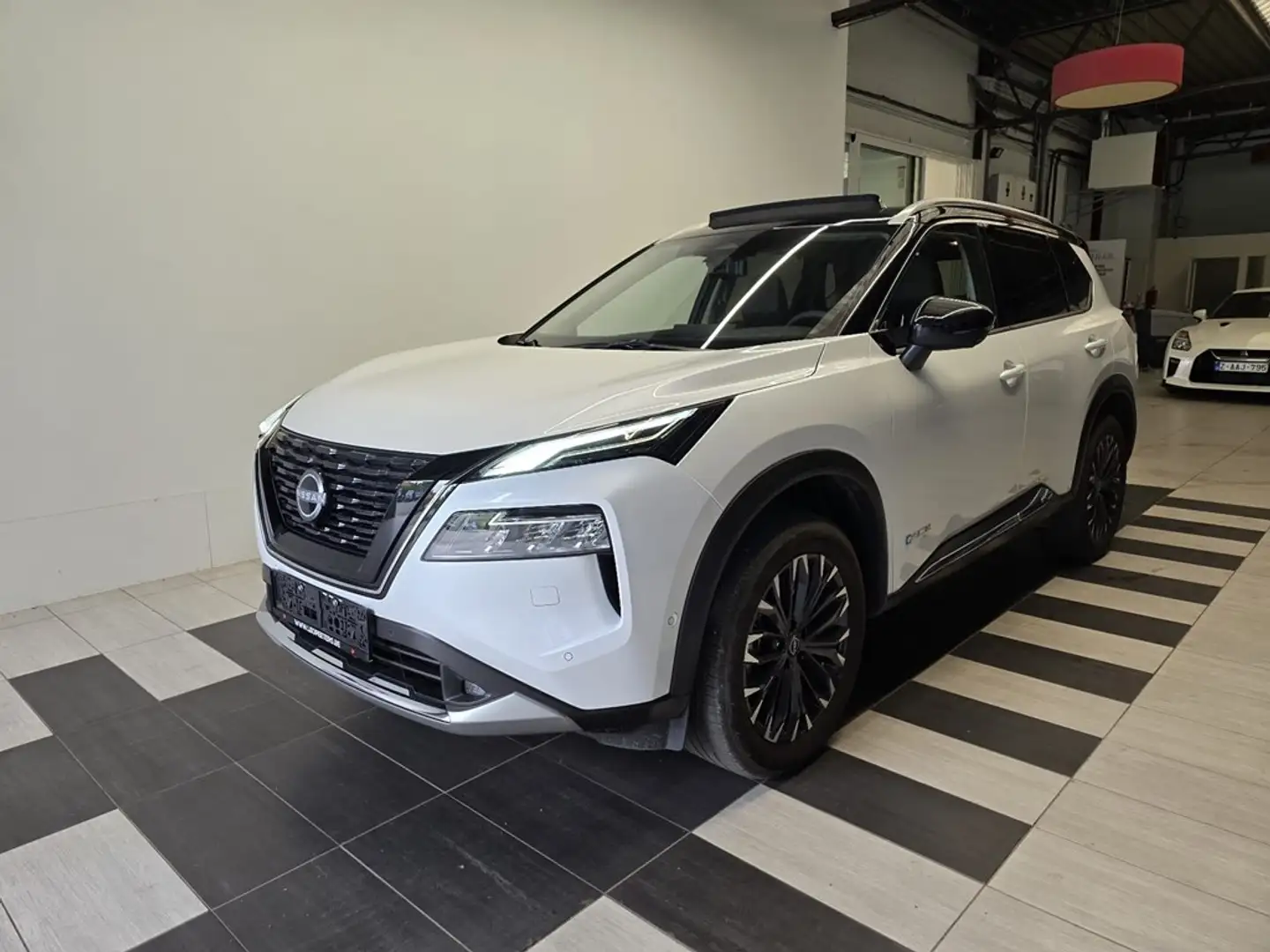Nissan X-Trail Tekna Plus E4orce//7Zit///4x4//Trekhaak Blanc - 1