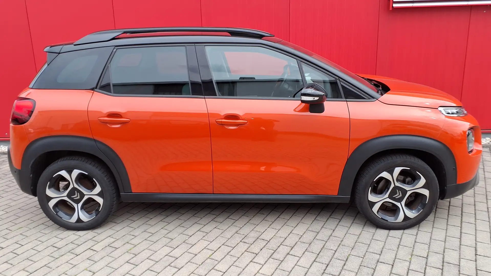 Citroen C3 Aircross Pure Tech 110 Shine / Navi / Parkpaket / Heizpaket Orange - 2