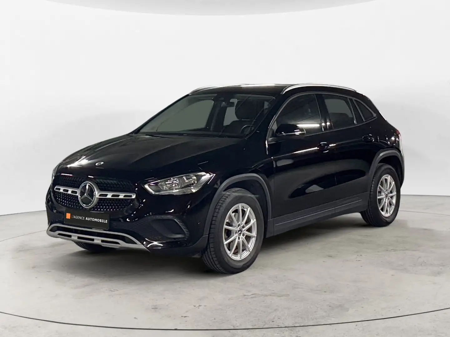 Mercedes-Benz GLA 180 GARANTIE 12 à 48 MOIS Noir - 2