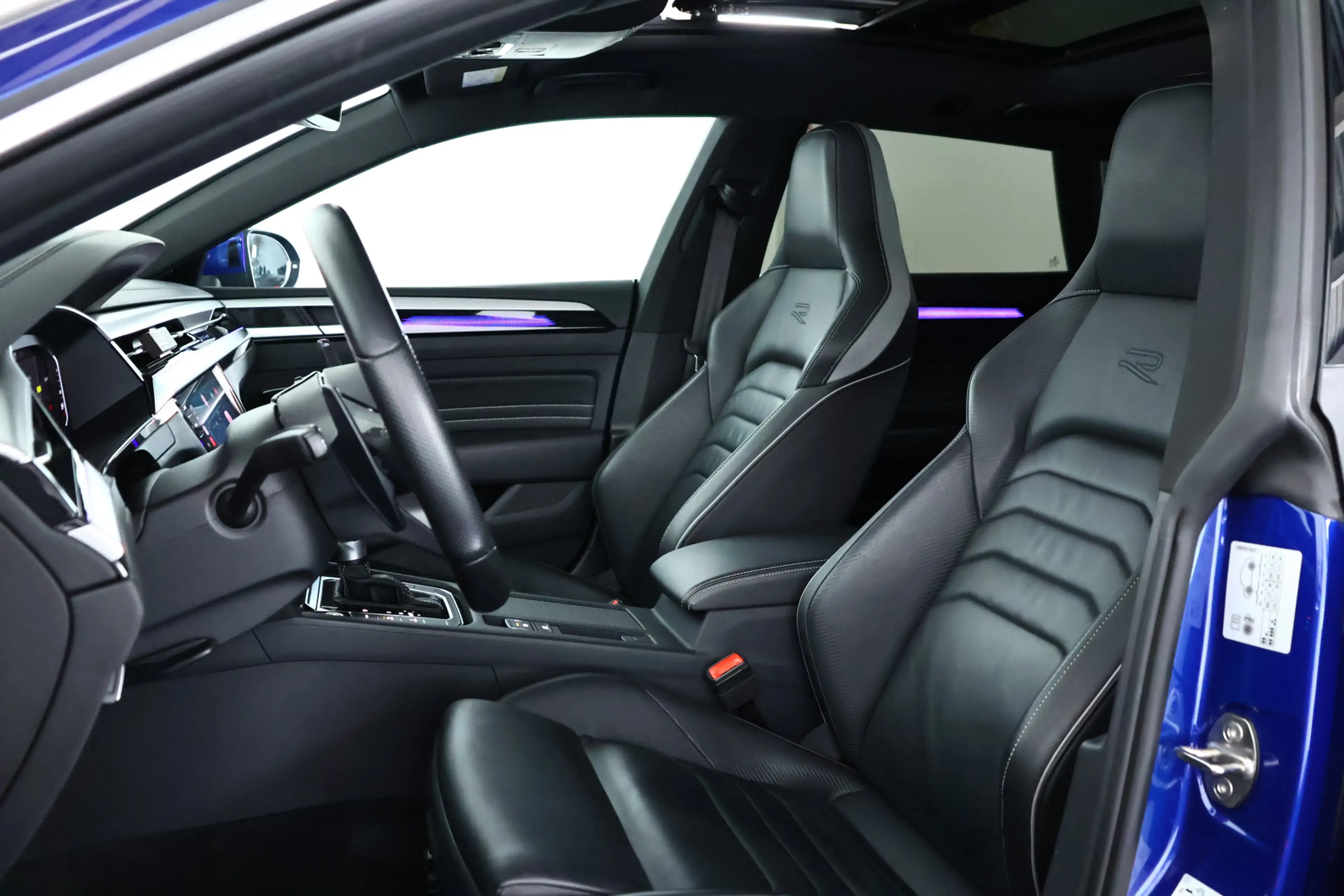 Volkswagen Arteon Shooting Brake 1.4 TSI eHybrid R-Line+ SOH 98% / P — photo 3