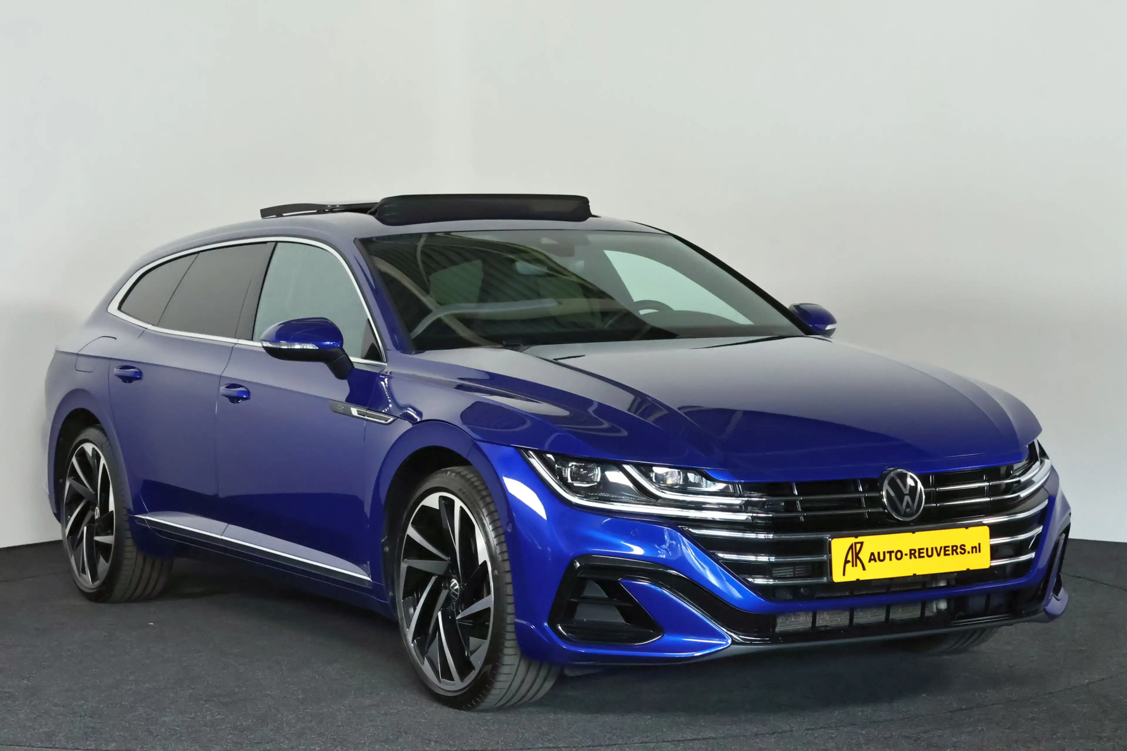 Volkswagen Arteon Shooting Brake 1.4 TSI eHybrid R-Line+ SOH 98% / P — photo 5