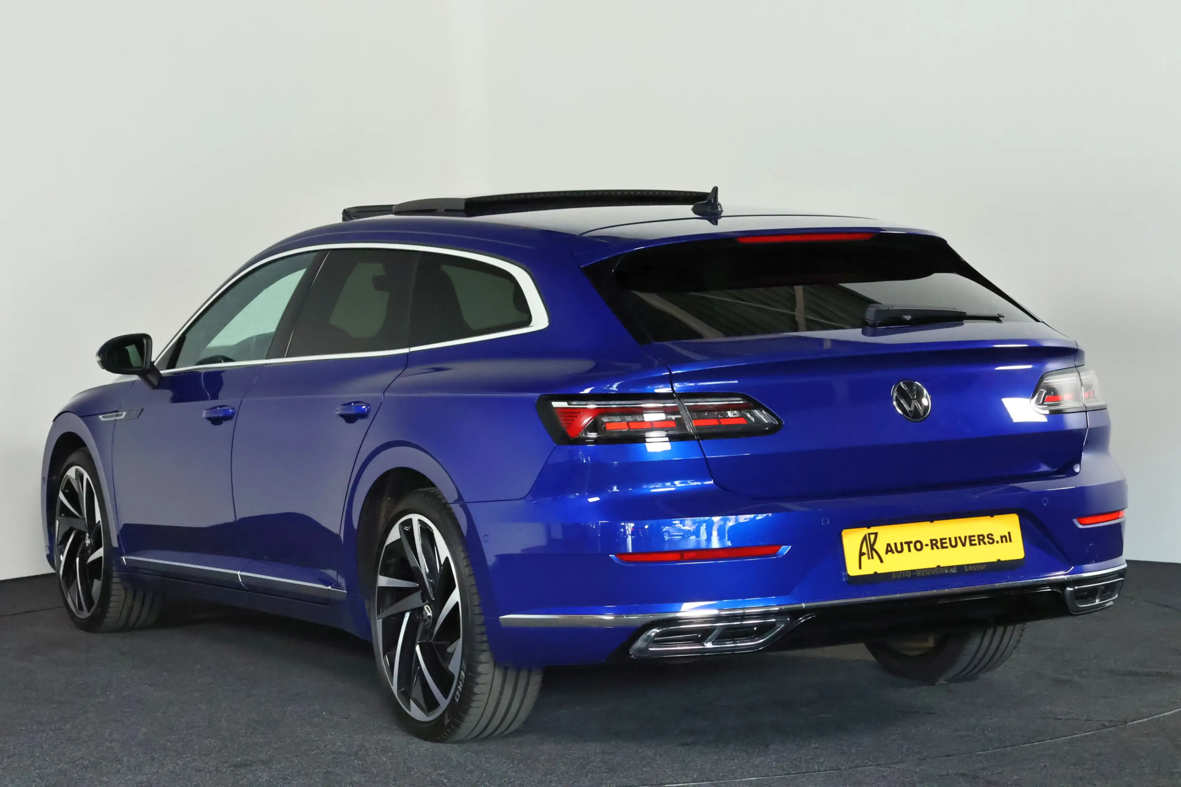 Volkswagen Arteon Shooting Brake 1.4 TSI eHybrid R-Line+ SOH 98% / P — photo 6