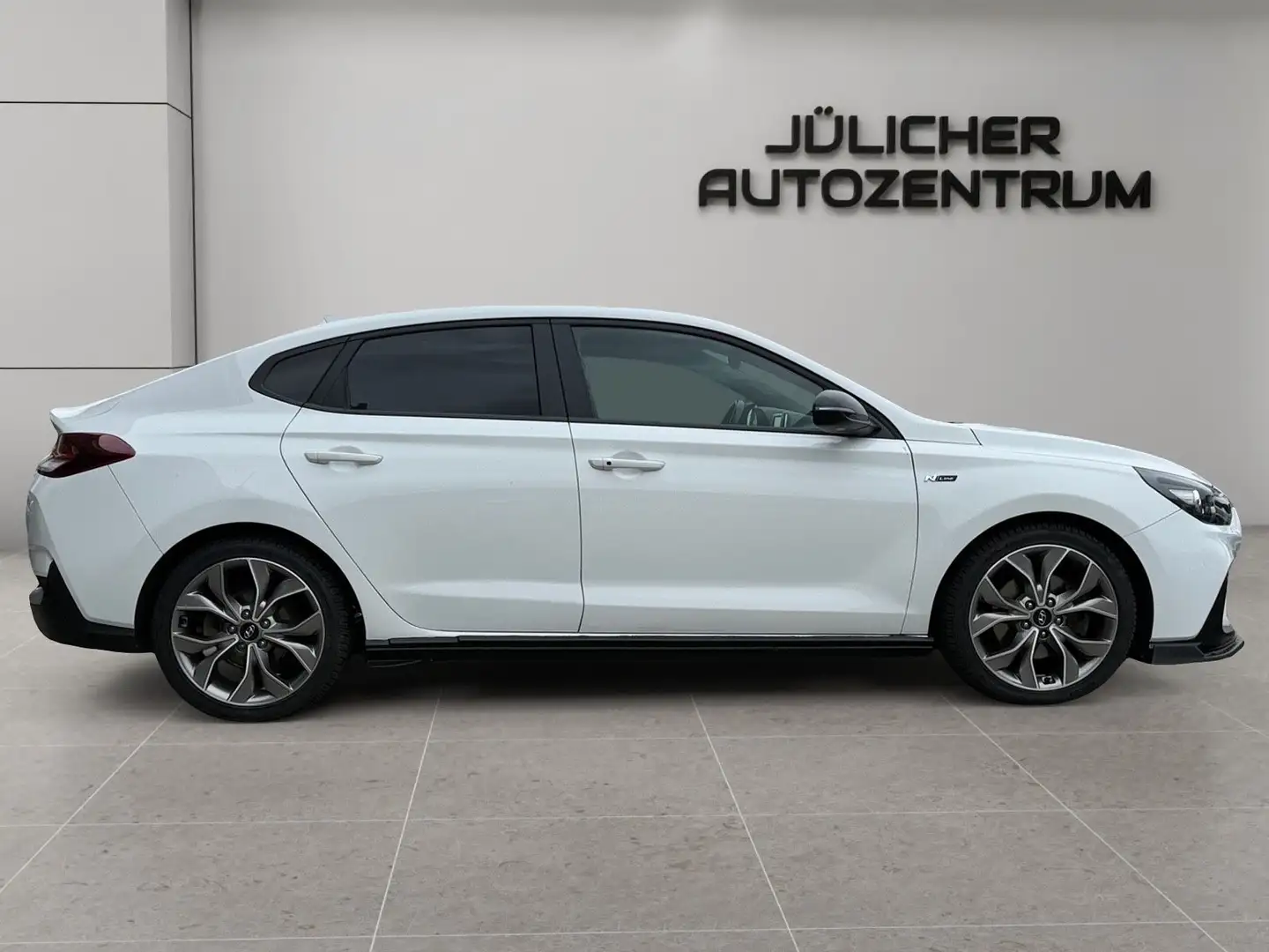 Hyundai i30 Fastback N Line, Scheckheft, Wenig Km Wit - 2