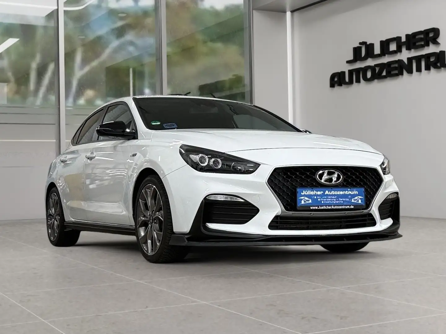 Hyundai i30 Fastback N Line, Scheckheft, Wenig Km Wit - 1