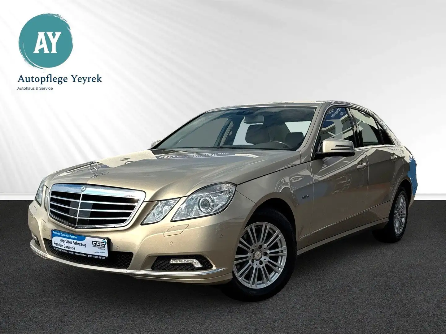 Mercedes-Benz E 200 E -Klasse Lim. E 200 CGI|Leder|Navi|Ahk|++ Beige - 2