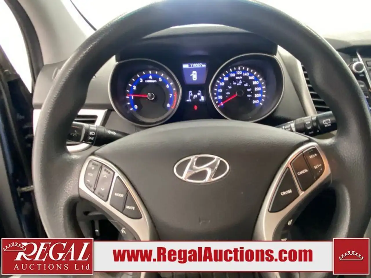 Hyundai ELANTRA photo Hyundai ELANTRA