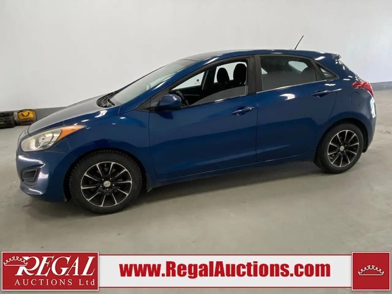 Hyundai ELANTRA photo Hyundai ELANTRA