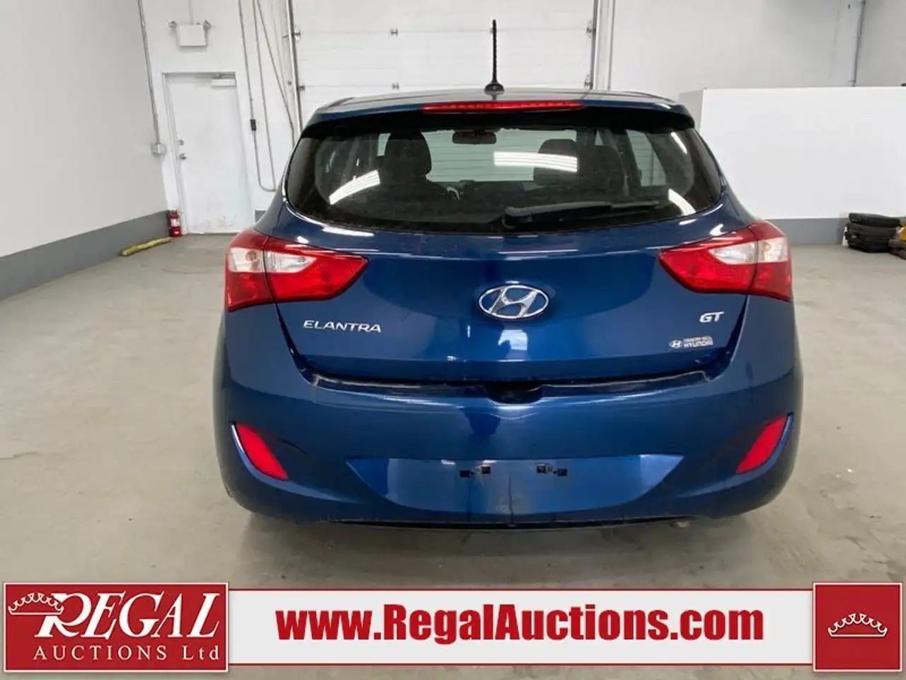 Hyundai ELANTRA photo Hyundai ELANTRA