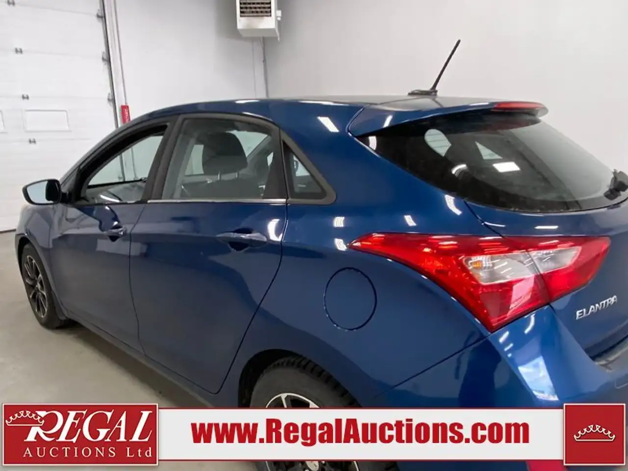 Hyundai ELANTRA photo Hyundai ELANTRA