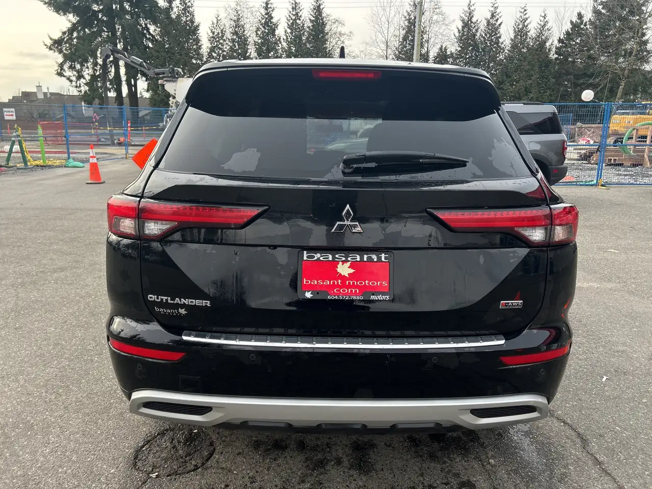 Mitsubishi Outlander снимка Mitsubishi Outlander