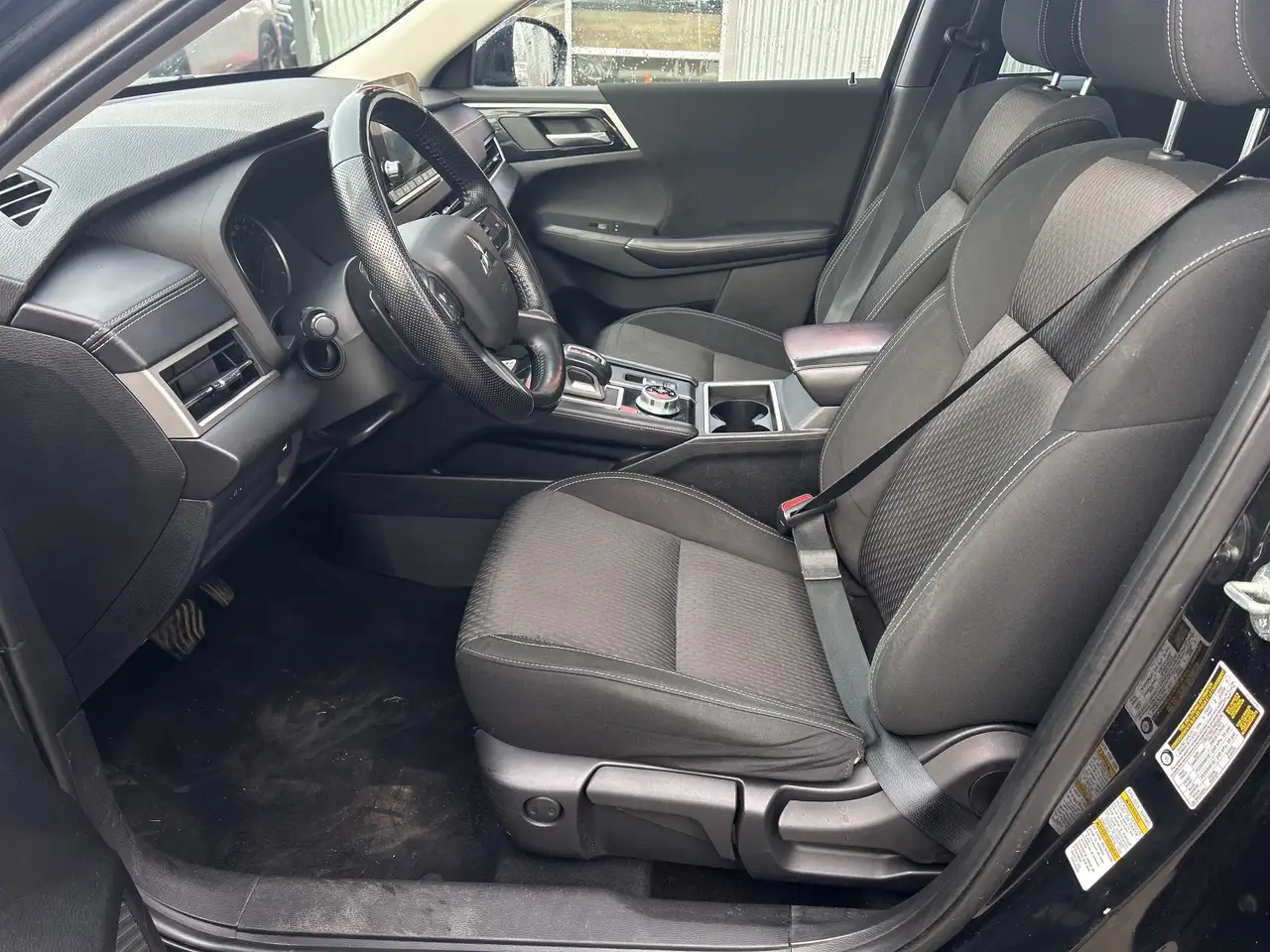Mitsubishi Outlander снимка Mitsubishi Outlander