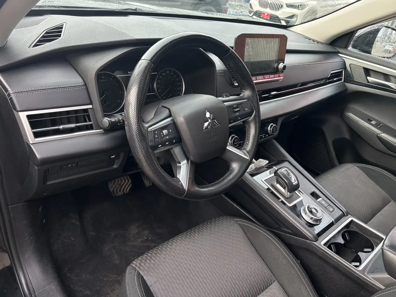 Mitsubishi Outlander снимка Mitsubishi Outlander