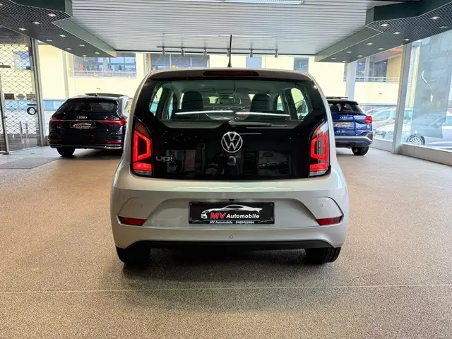 Volkswagen up! view 5