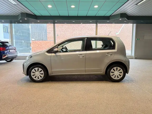 Volkswagen up! view 8