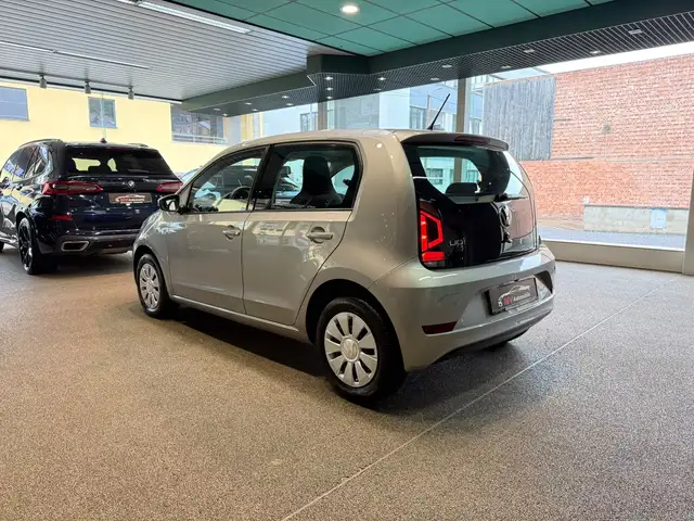 Volkswagen up! view 4