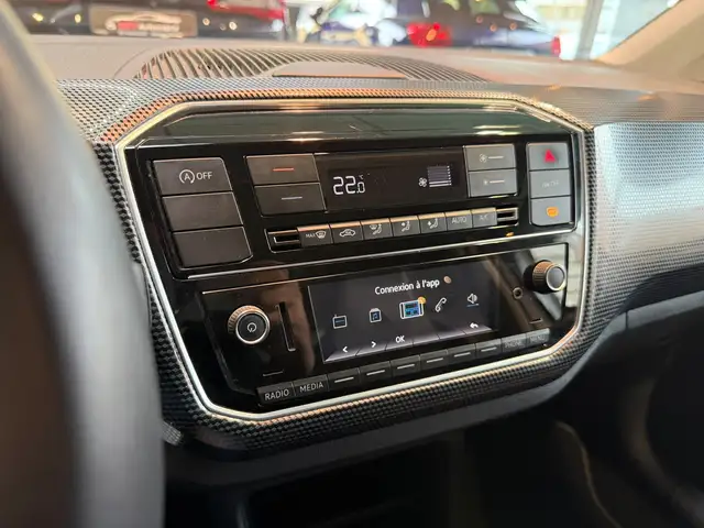 Volkswagen up! view 14
