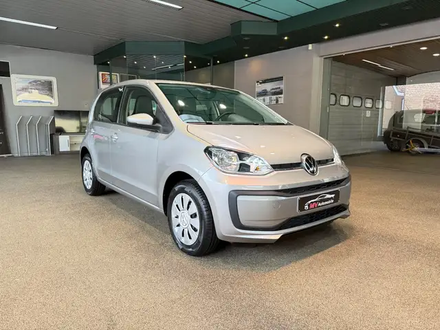 Volkswagen up! view 3