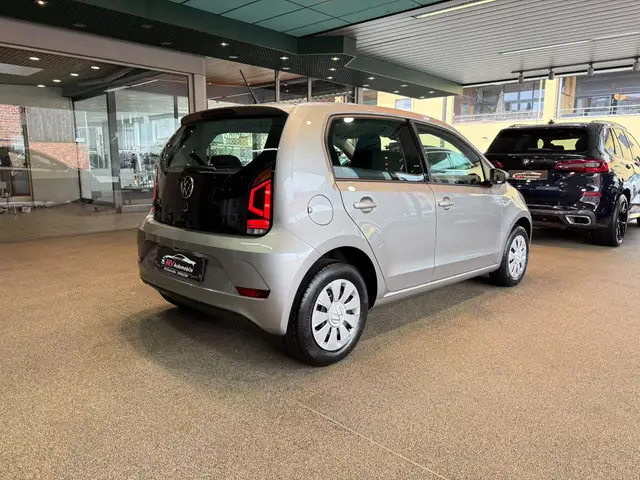 Volkswagen up! view 6