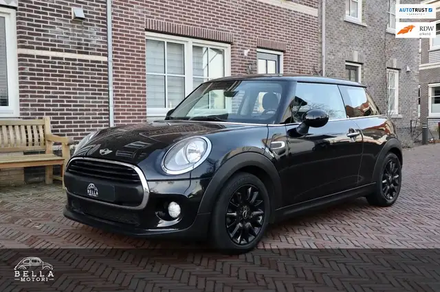 MINI Cooper One | 1.2 Midnight Black Metallic | Cruise control