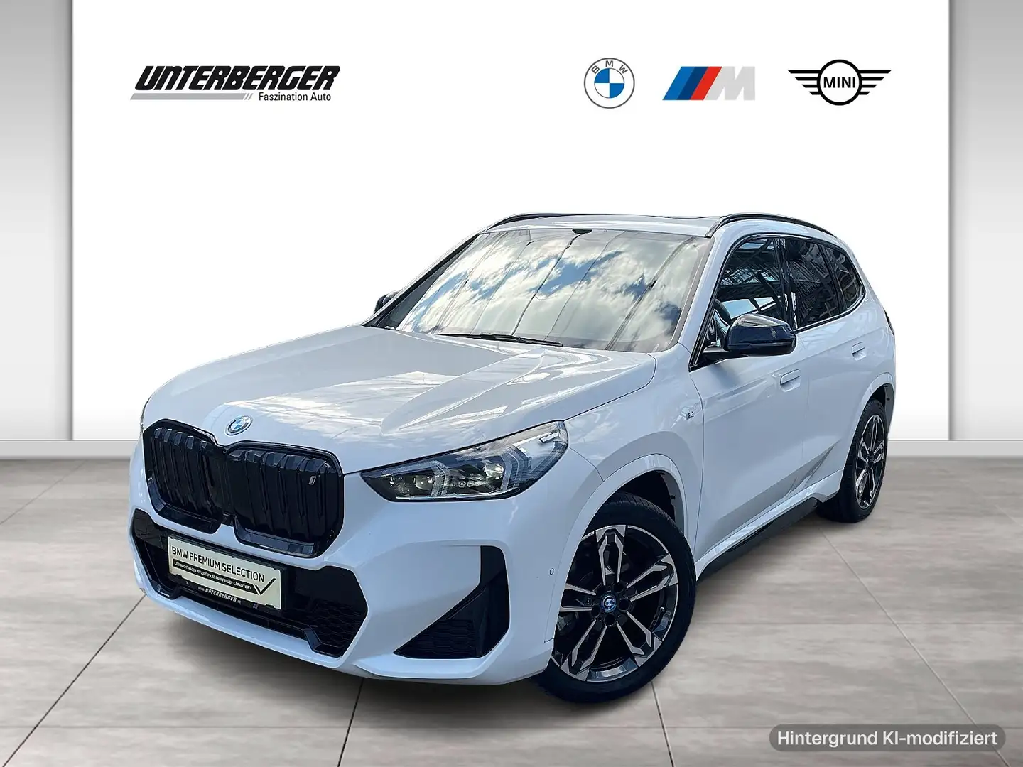 BMW iX1 xDrive30 M Sportpaket // elektr. Anhängerkupplung Weiß - 1