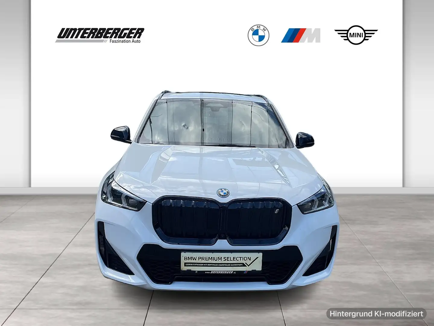 BMW iX1 xDrive30 M Sportpaket // elektr. Anhängerkupplung Weiß - 2
