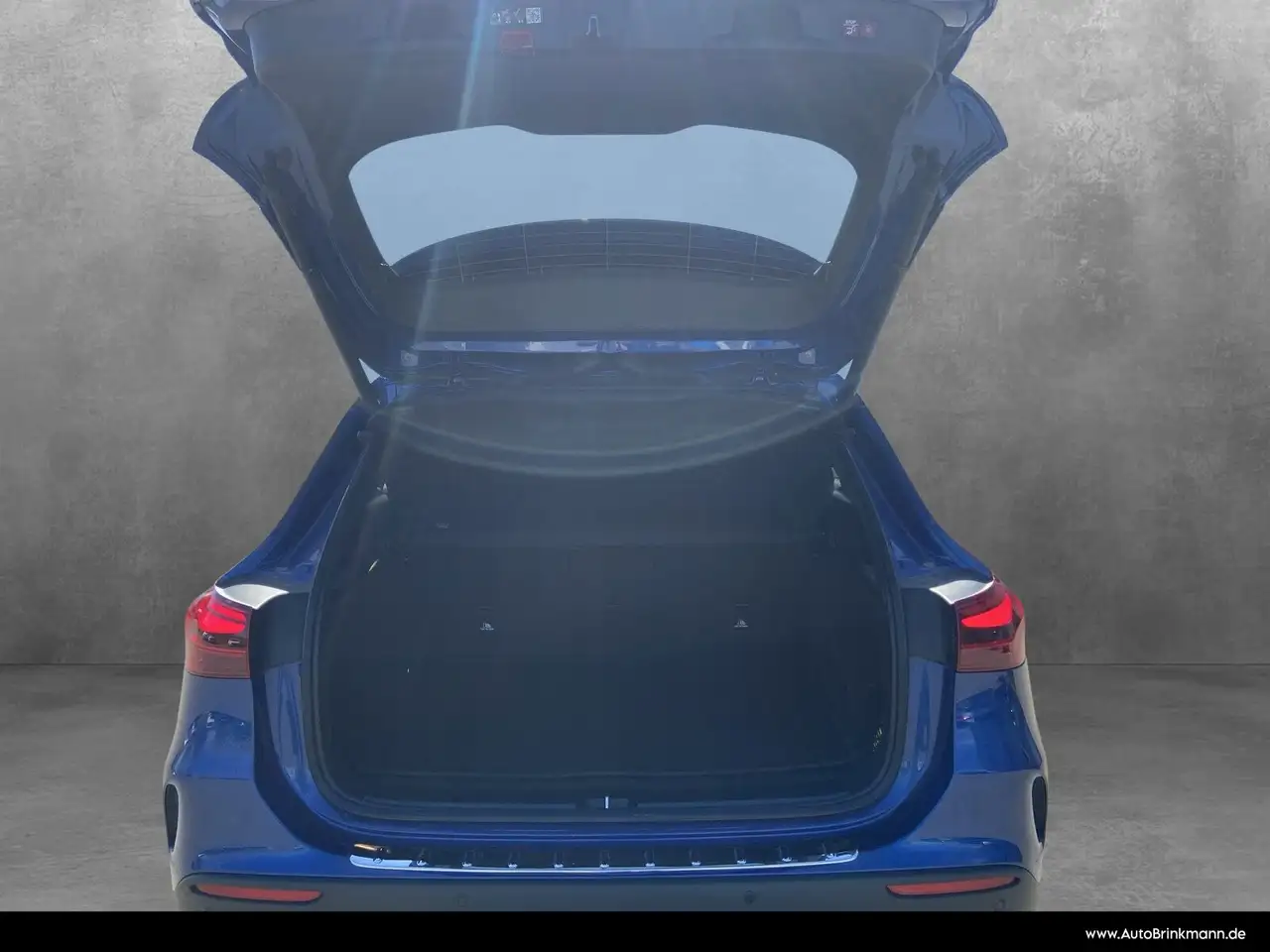 Mercedes-Benz GLA 180 AMG/NIGHT/DISTRONIC/MULTIBEAM/Kam./TOTW, миниатюра 7