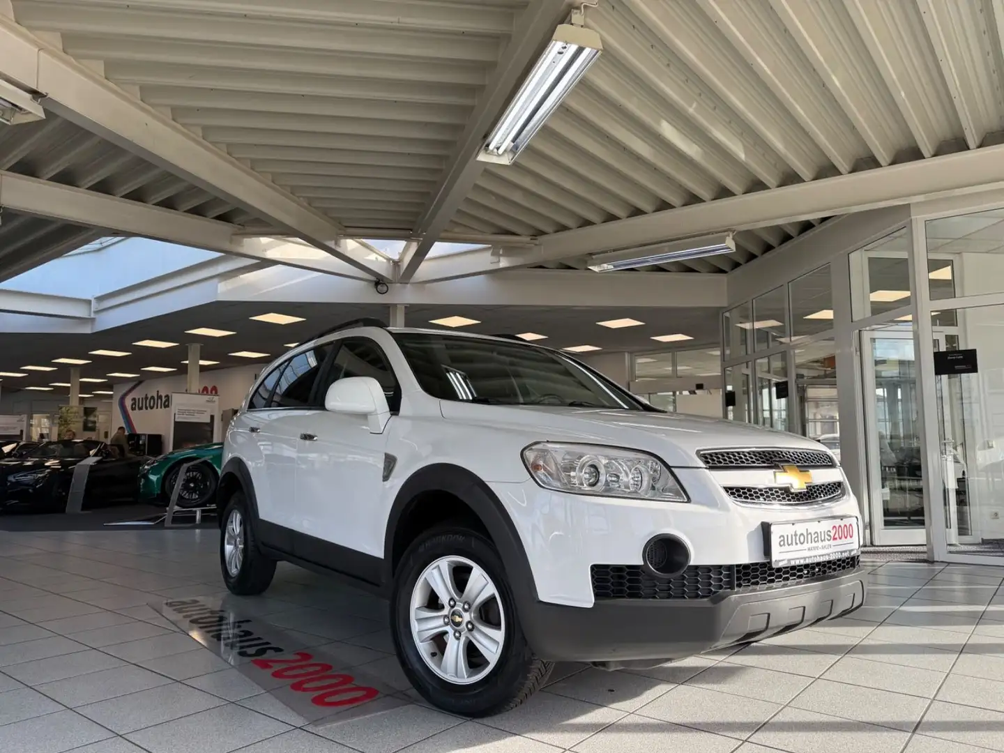 Chevrolet Captiva 2.4 LS 2WD NAVI/BT/PDC/AHK Weiß - 1