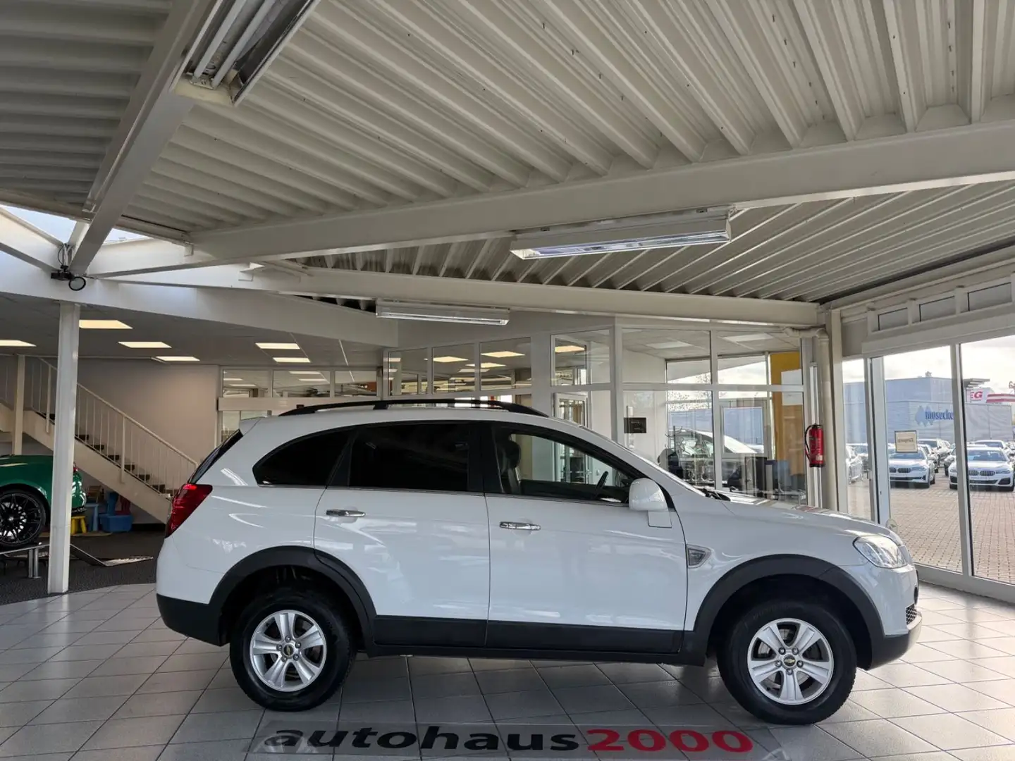 Chevrolet Captiva 2.4 LS 2WD NAVI/BT/PDC/AHK Weiß - 2