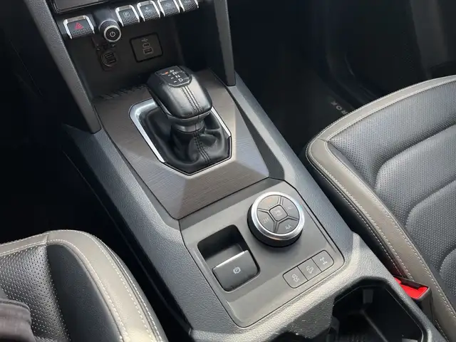Volkswagen Amarok view 11