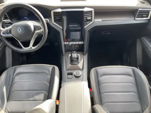Volkswagen Amarok view 5