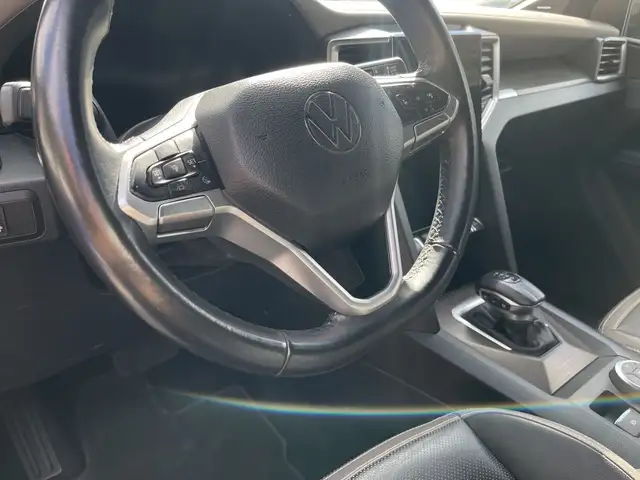 Volkswagen Amarok view 9