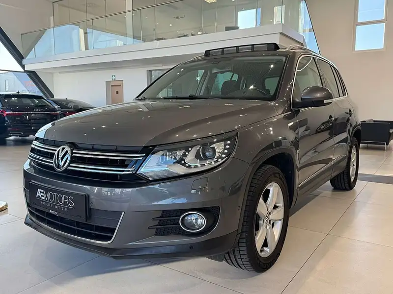 VOLKSWAGEN Tiguan
